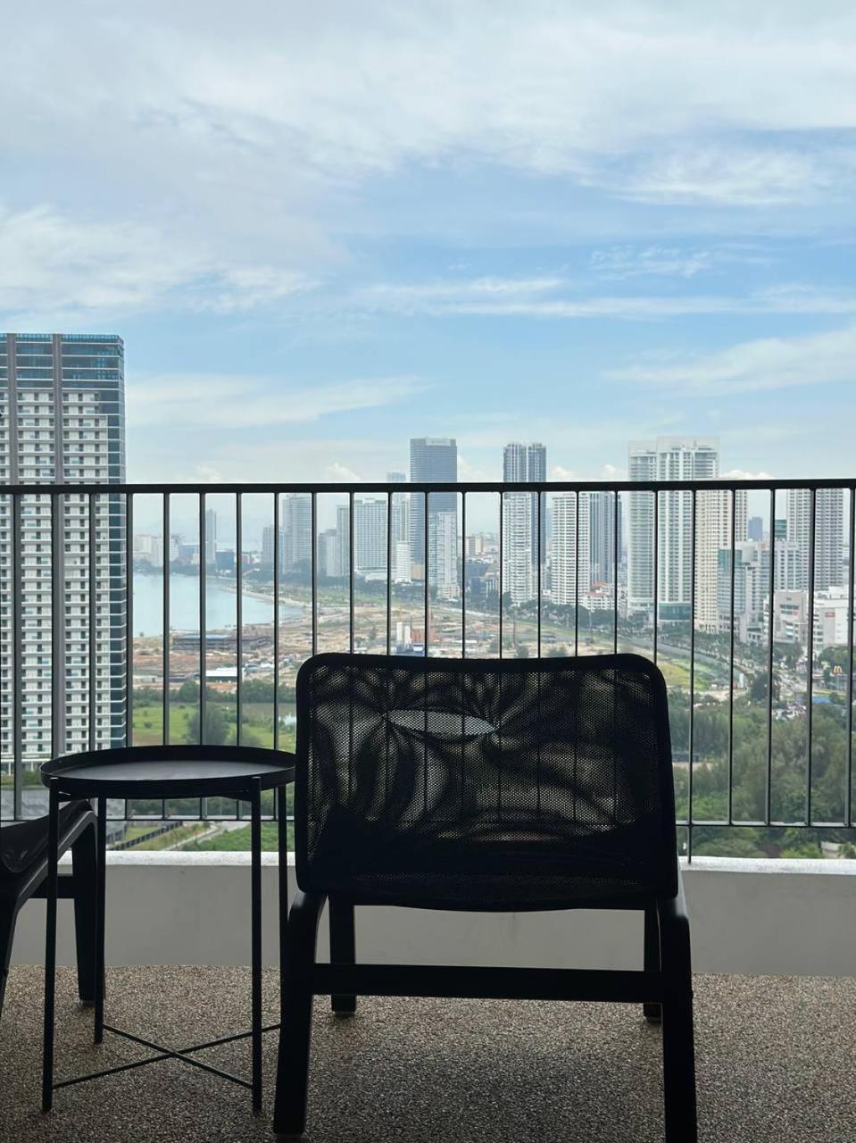 The Landmark Comfort Relax Spacious Sea View By Iz Tanjung Tokong Eksteriør billede